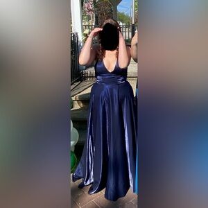 Elegant Navy Blue Evening Gown